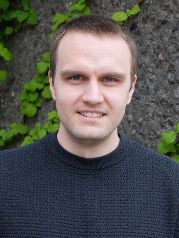 person ,panne ,nese ,hår ,hake.