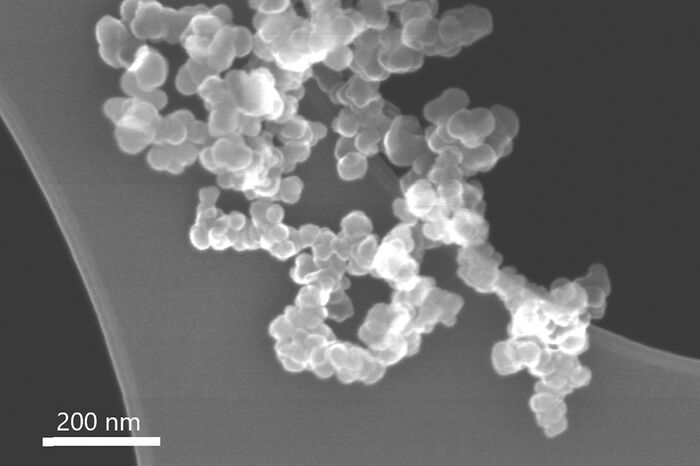 Mikroskopbilete av nanopartiklar