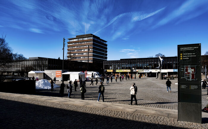 Testtelt for korona på Frederikkeplassen. Foto: Anders Lien/UiO.