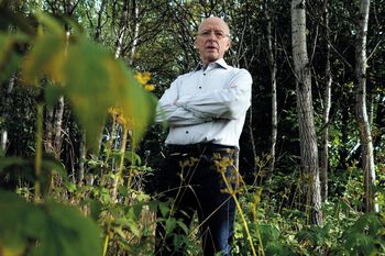anlegg ,plantesamfunn ,mennesker i naturen ,tre ,naturlig landskap.