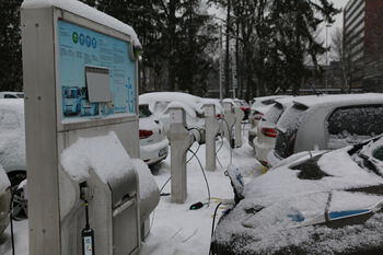 bil ,snø ,kjøretøy ,motorkjøretøy ,bildekk.