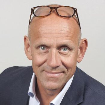 briller ,panne ,nese ,hår ,hud.