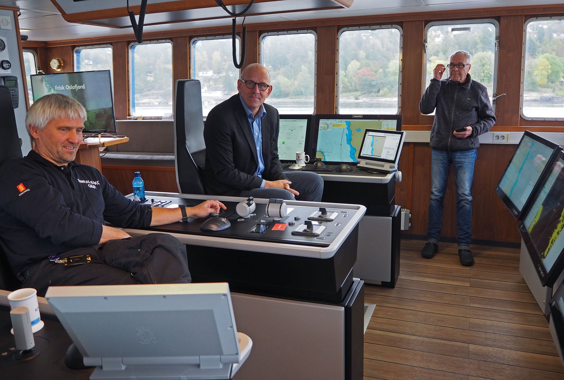 Dekan Morten Dæhlen (i midten) ombord på Simrad Echo.