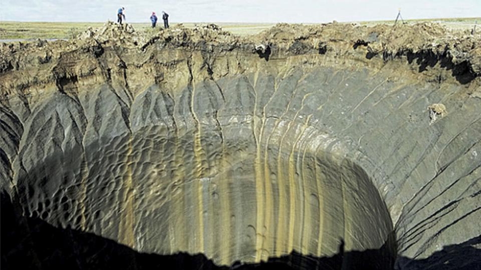 Kraterne på Jamalhalvøya i Sibir kan bli opp mot 50 meter i diameter