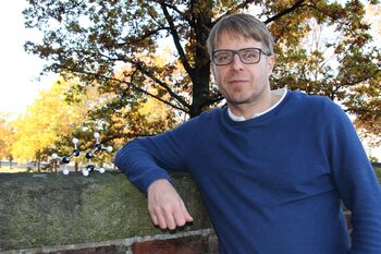 Glasses ,Sky ,Tree ,Vision care ,Sleeve.