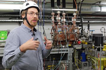 briller ,hjelm ,elektriker ,ingeniør ,elektroentreprenør.