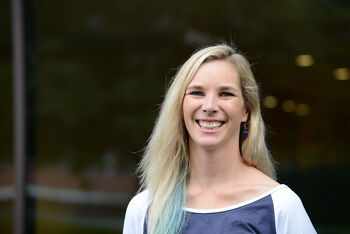 person ,hår ,ansikt ,smil ,hode.
