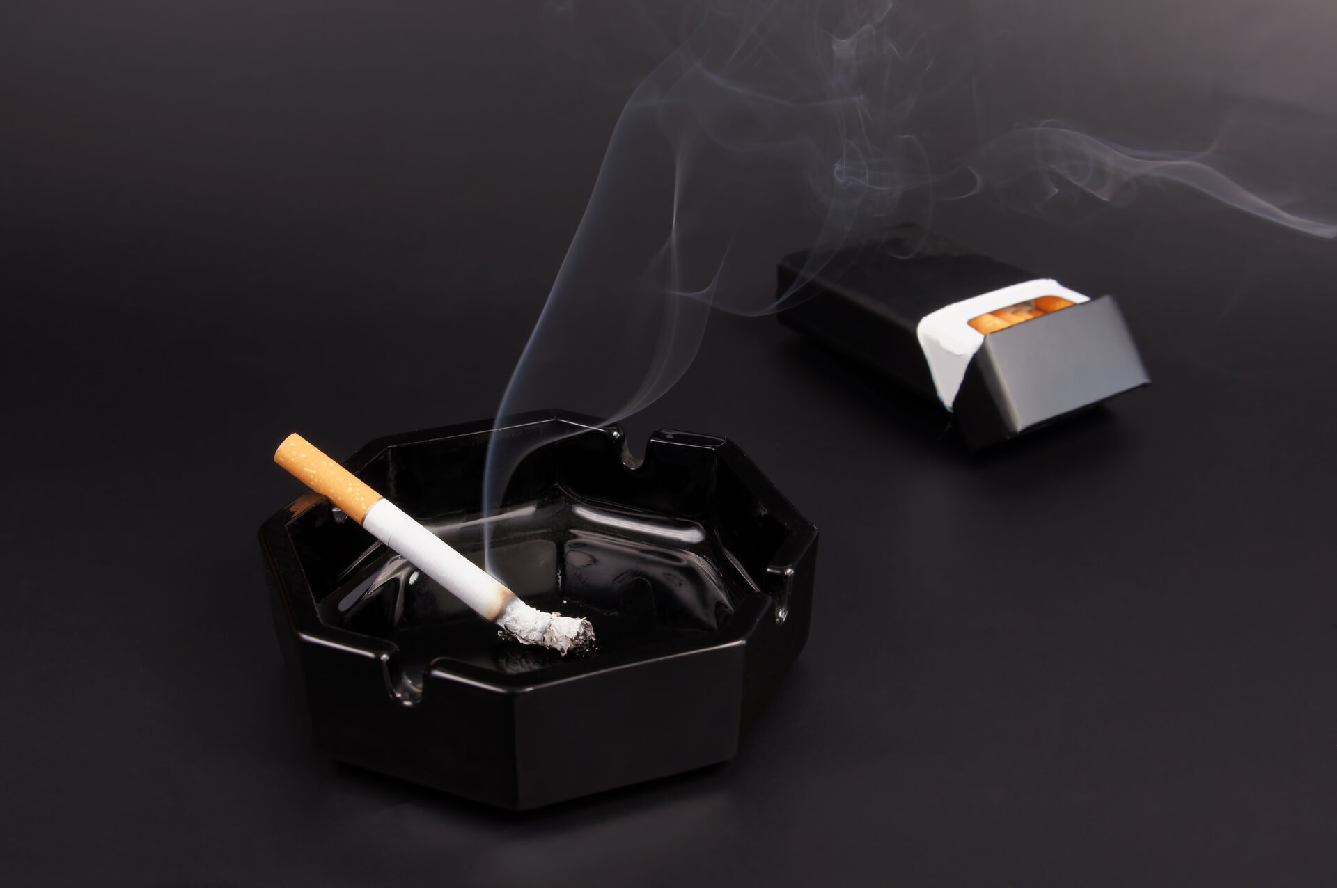 Skjerpingen av røykeloven førte til at antallet daglige røykere ble halvert fra 2005 til 2015.