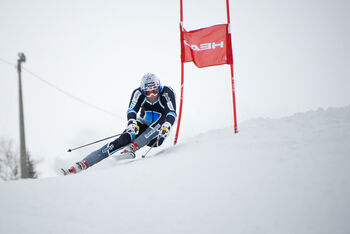 hjelm ,sportsutstyr ,snø ,skråningen ,ski.