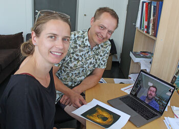 smil ,datamaskin ,laptop ,personlig datamaskin ,bord.