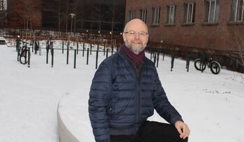 hjul ,dekk ,smil ,snø ,sykkel.