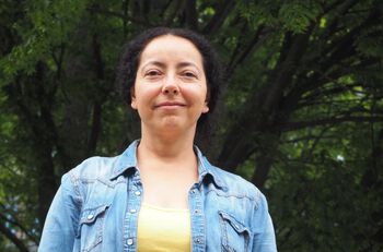 smil ,flash fotografering ,mennesker i naturen ,erme ,tre.