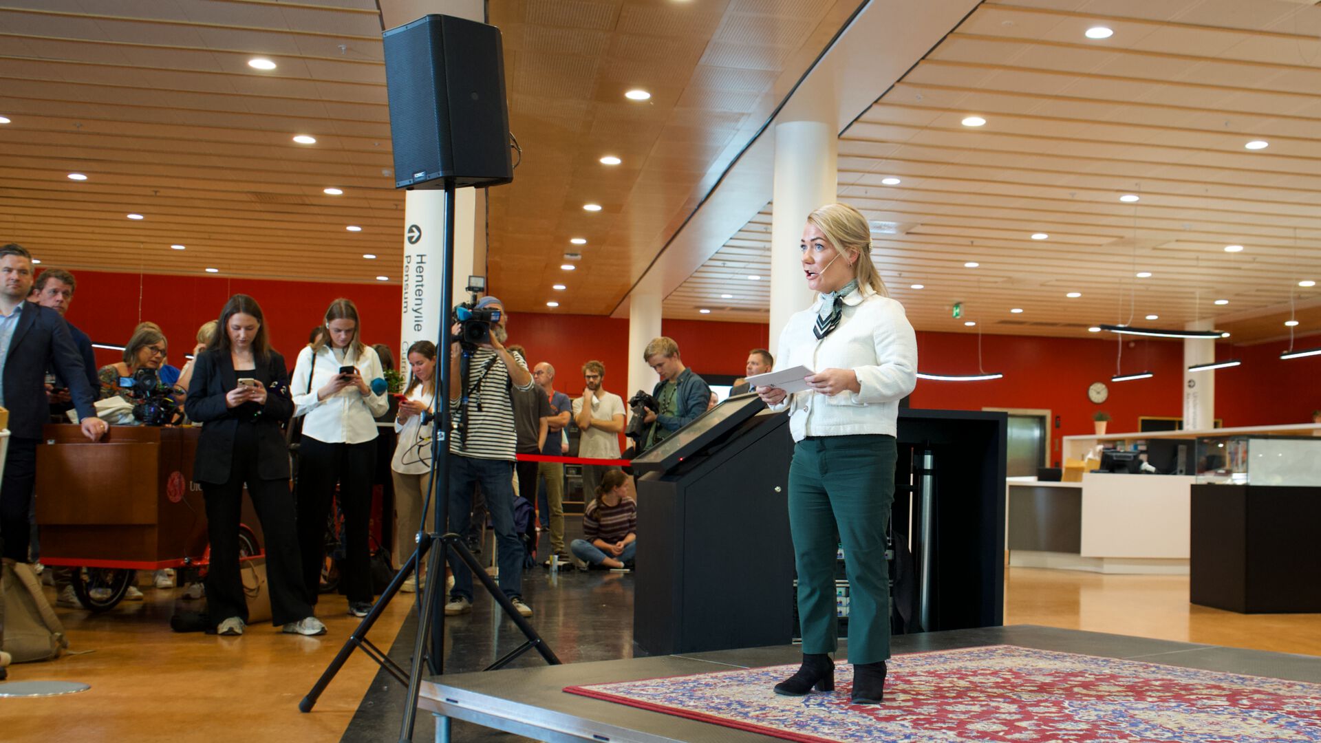 forsknings- og høyere utdanningsminister Sandra Borch