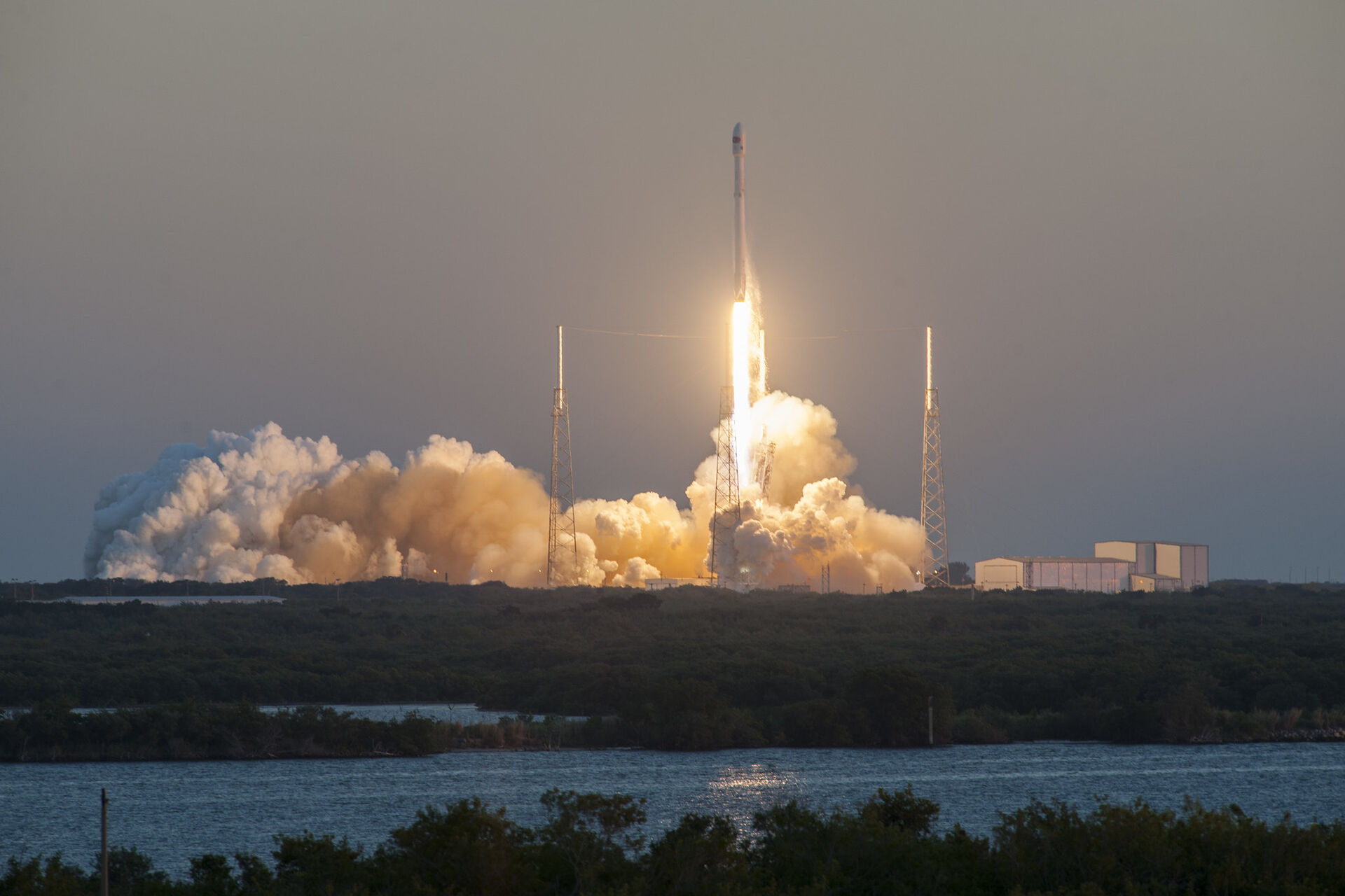 Oppskytning av en Falcon 9 av SpaceX.