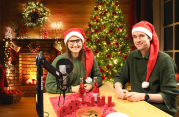 smil ,juletre ,grønn ,julepynt ,bord.