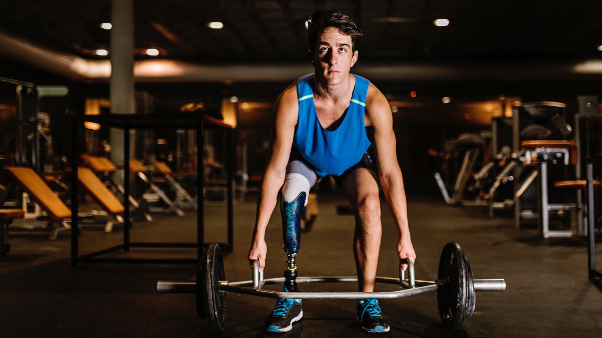 Paralympicsutøver løfter vekter